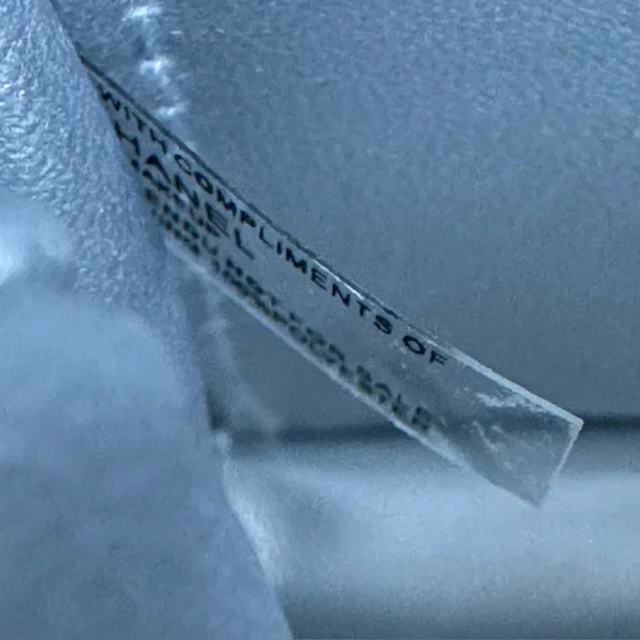 Chanel Beauté VIP Gift Metallic Quilted Star Coin Purse Crossbody Mini Bag - Picture 8 of 8